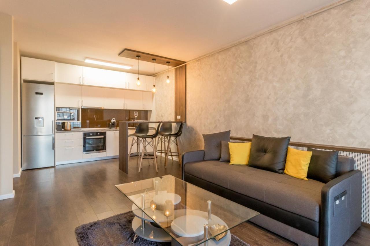 Modern Downtown Apartment Cluj-Napoca Exterior photo